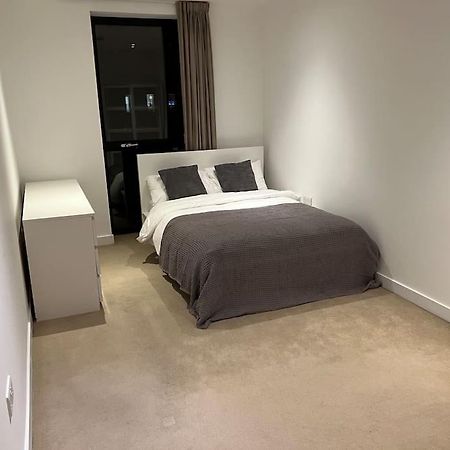 Modern 2 Bed - Olympic Park Stratford Apartment ลอนดอน ภายนอก รูปภาพ