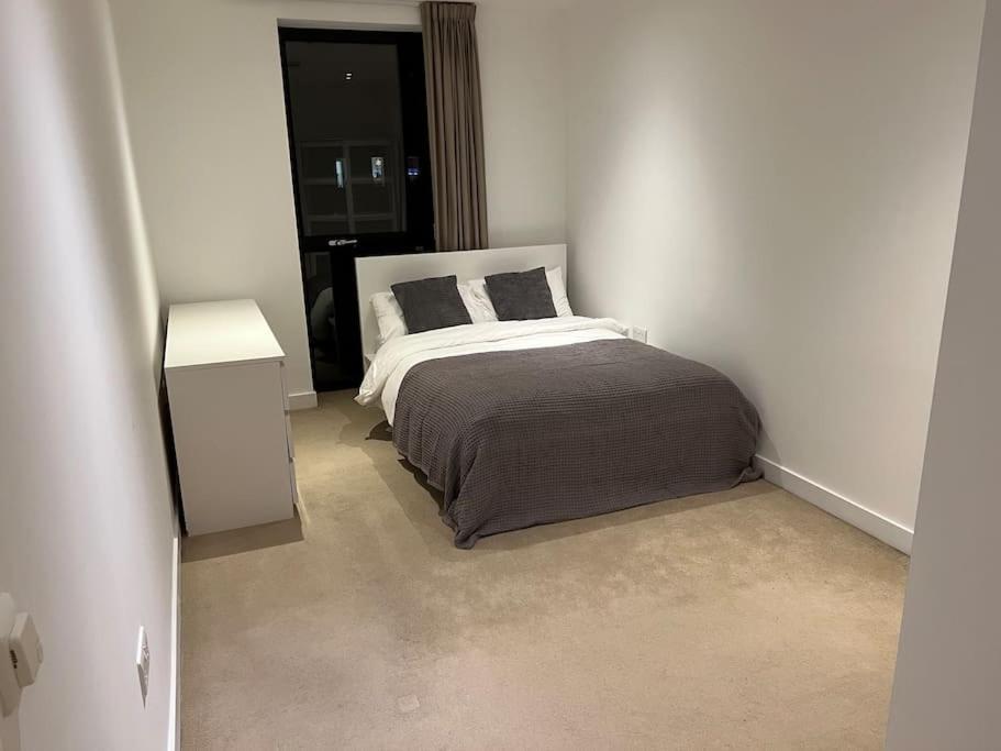 Modern 2 Bed - Olympic Park Stratford Apartment ลอนดอน ภายนอก รูปภาพ