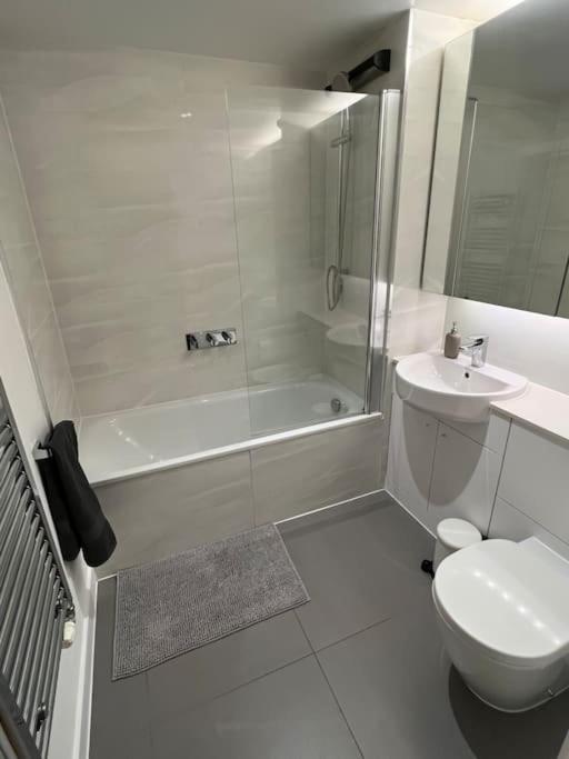 Modern 2 Bed - Olympic Park Stratford Apartment ลอนดอน ภายนอก รูปภาพ
