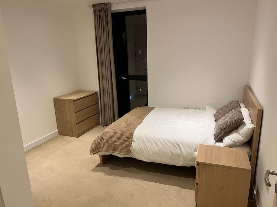 Modern 2 Bed - Olympic Park Stratford Apartment ลอนดอน ภายนอก รูปภาพ